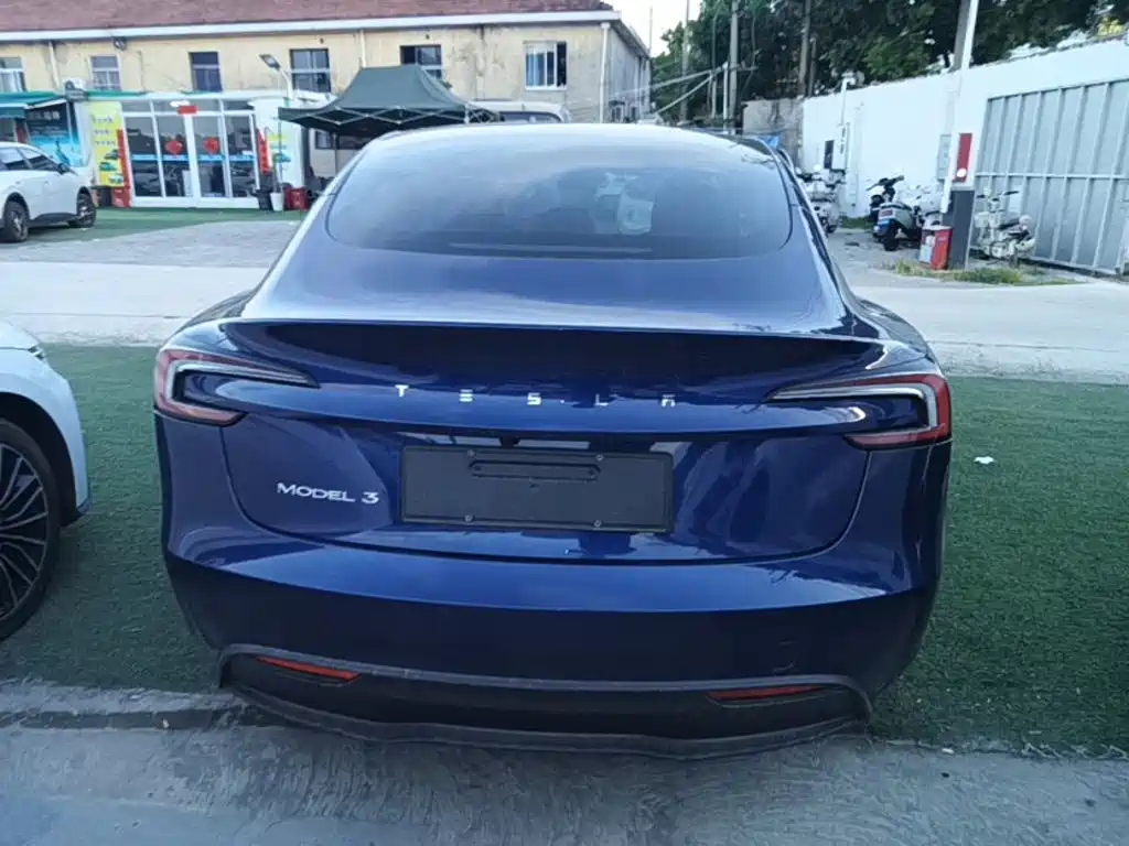 Tesla Model 3 — фото 6