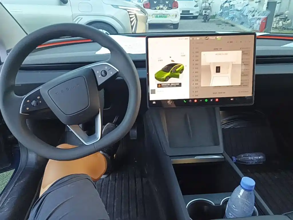 Tesla Model 3 — фото 10