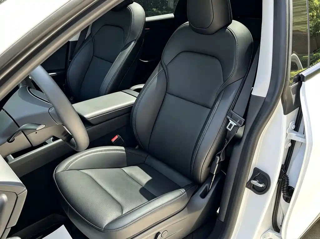 Tesla Model Y — фото 14