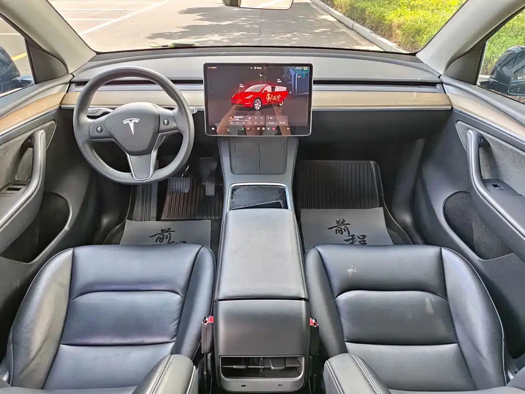 Tesla Model Y — фото 13