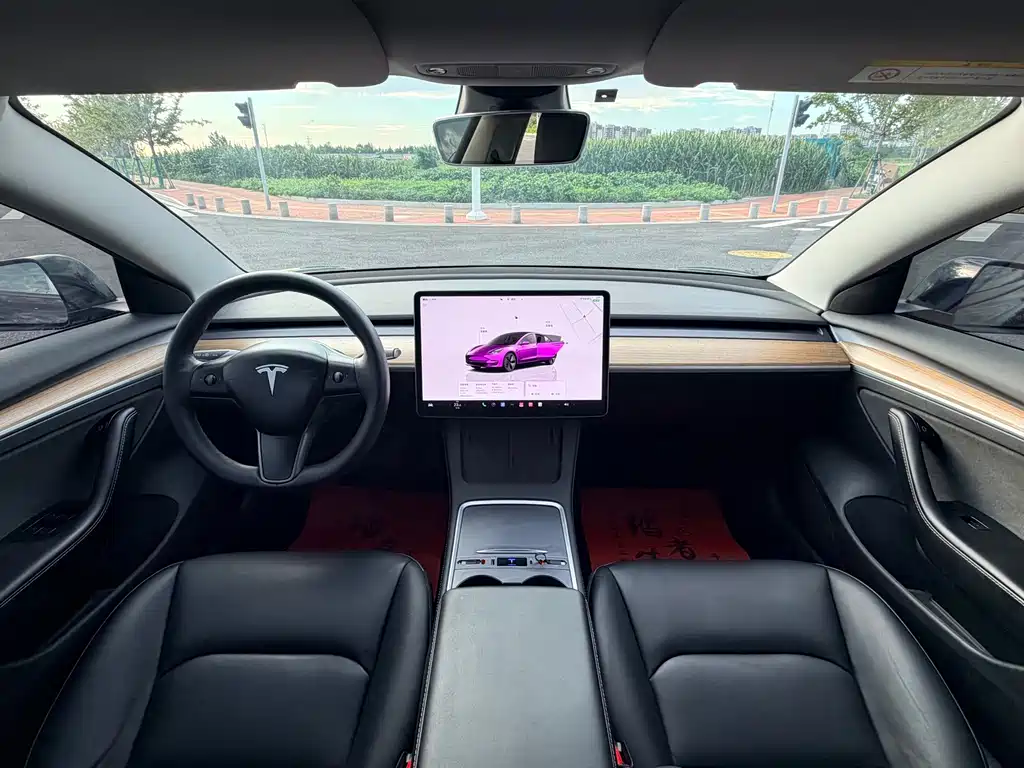 Tesla Model 3 — фото 5