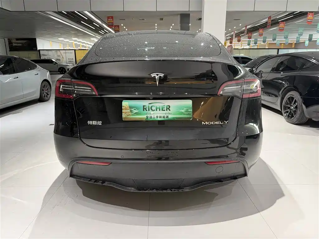 Tesla Model Y — фото 4