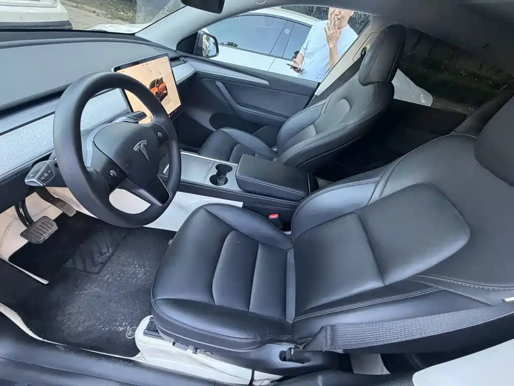 Tesla Model Y — фото 6