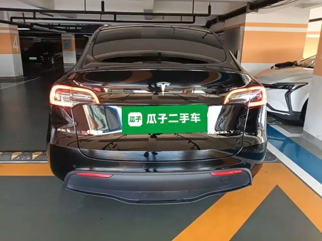 Tesla Model Y — фото 4