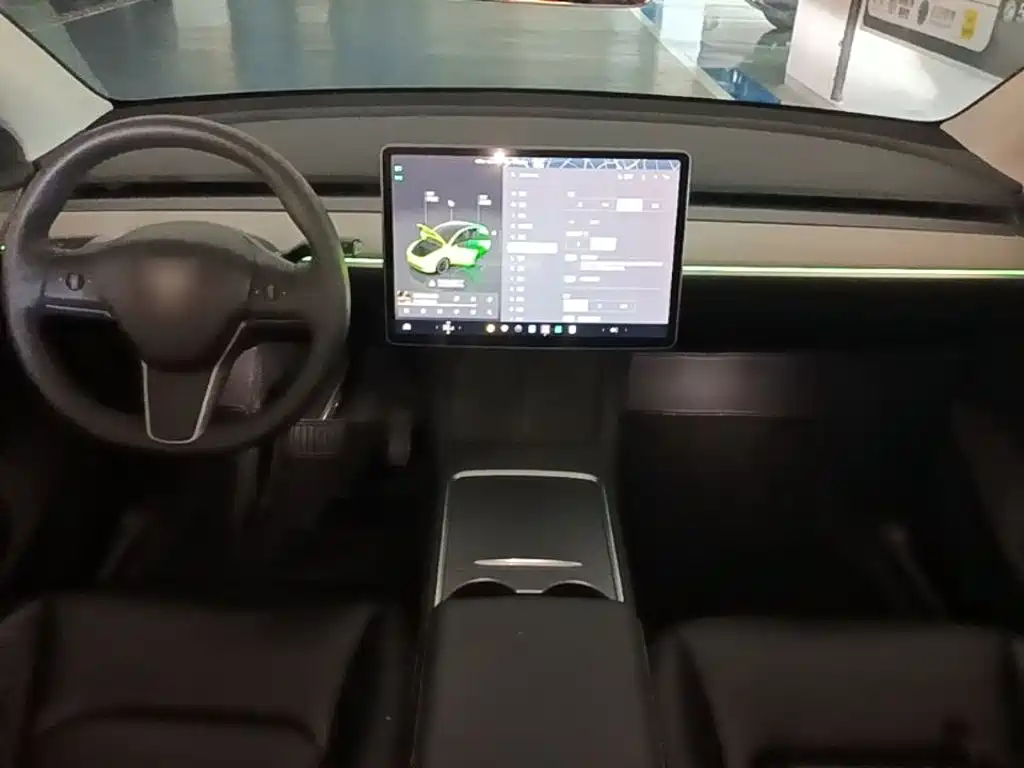 Tesla Model Y — фото 6
