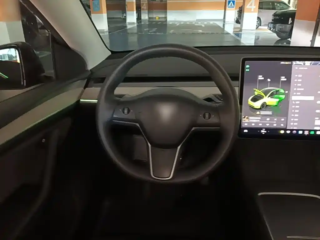 Tesla Model Y — фото 7