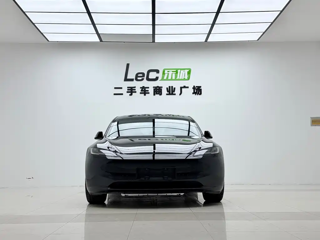 Tesla Model 3 — фото 2