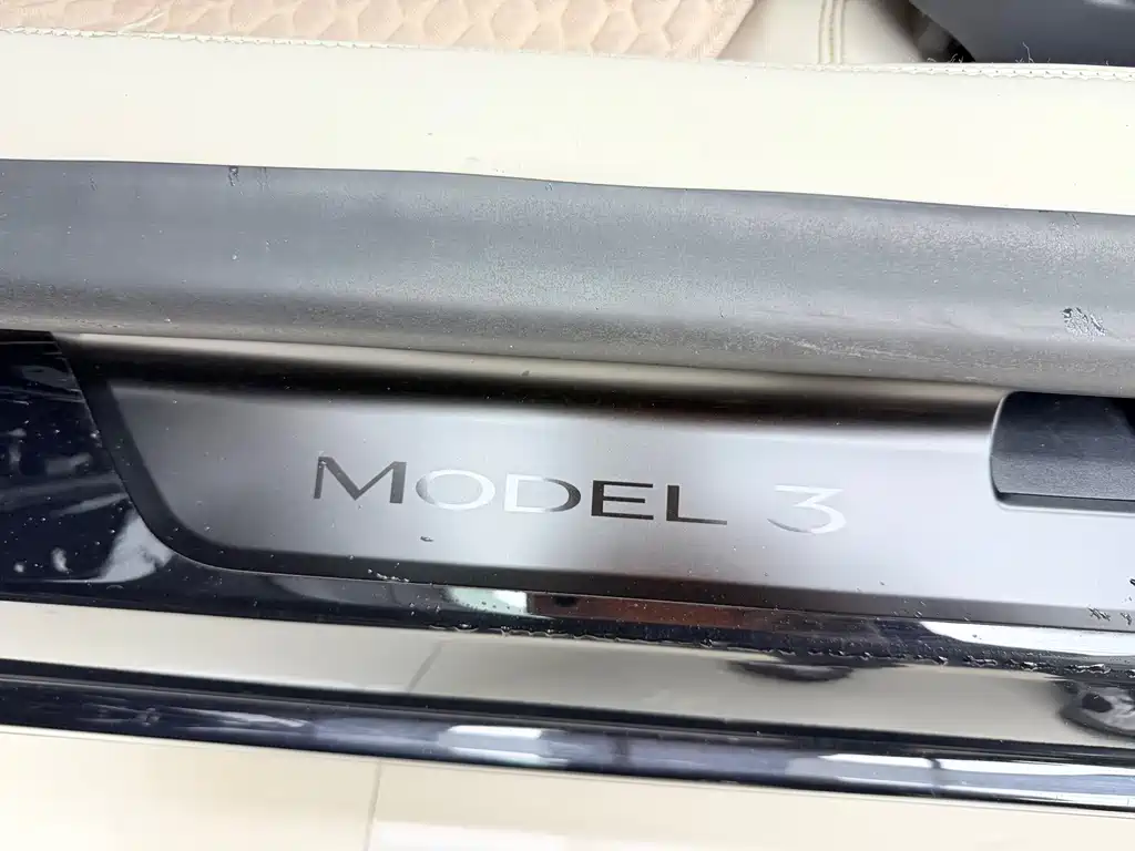 Tesla Model 3 — фото 13