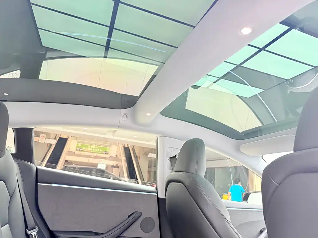 Tesla Model 3 — фото 10