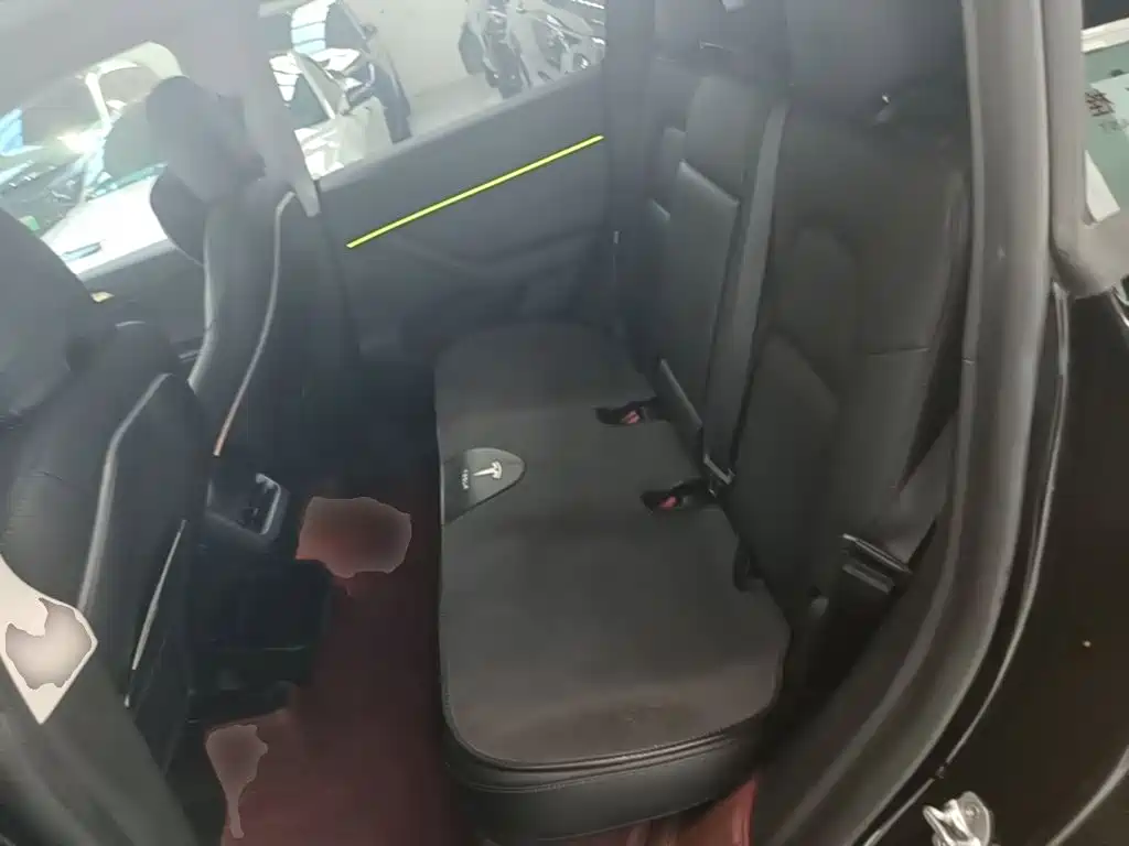 Tesla Model Y — фото 17