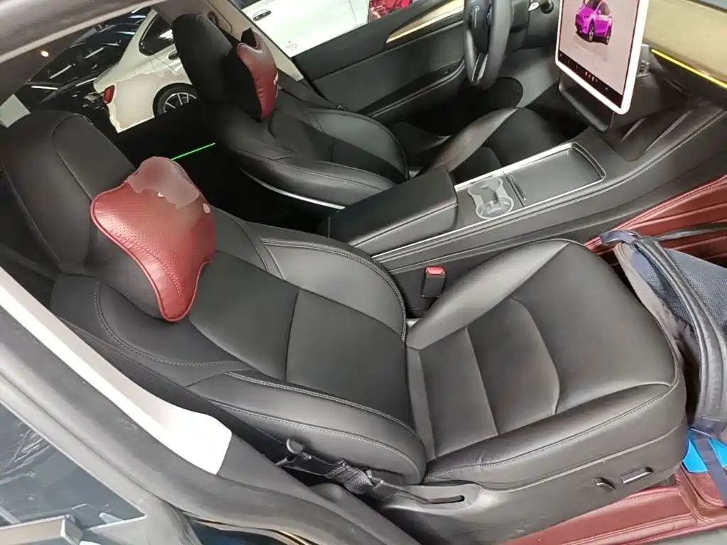 Tesla Model Y — фото 25
