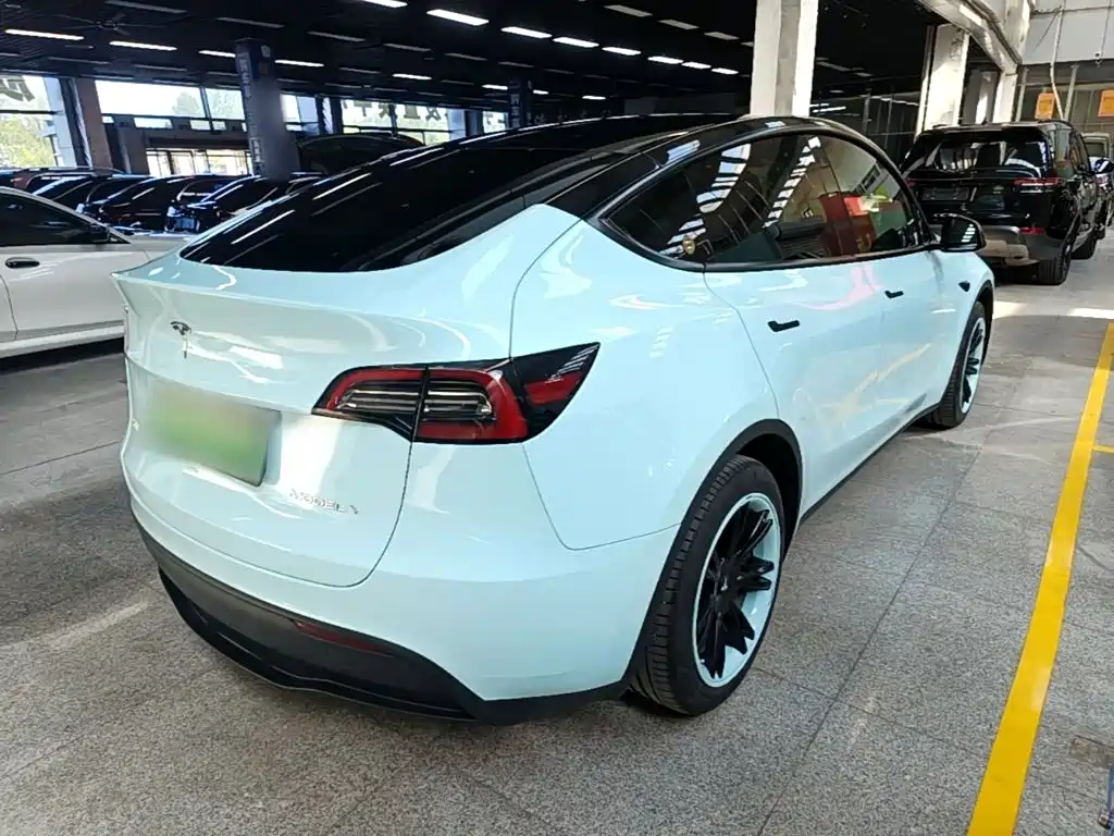 Tesla Model Y — фото 7