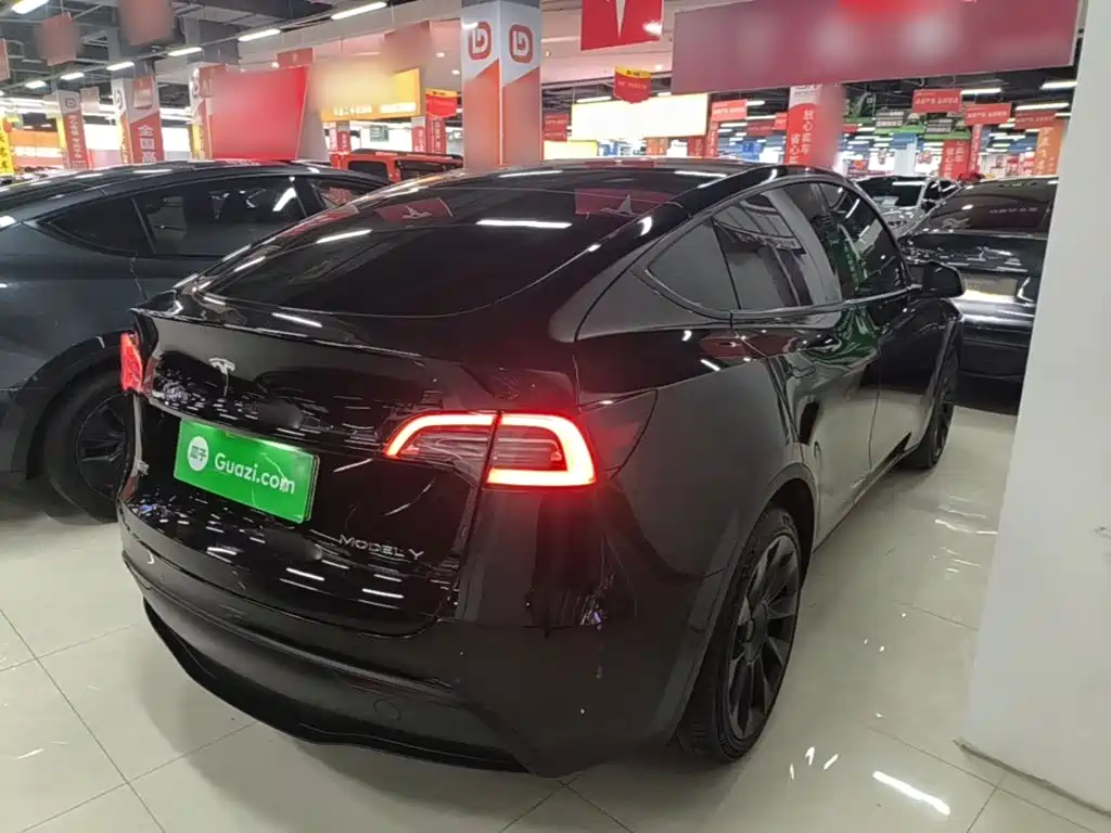 Tesla Model Y — фото 7