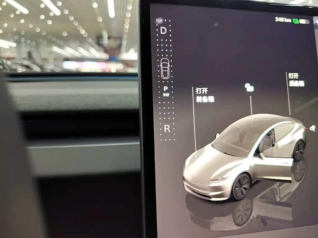 Tesla Model 3 — фото 14