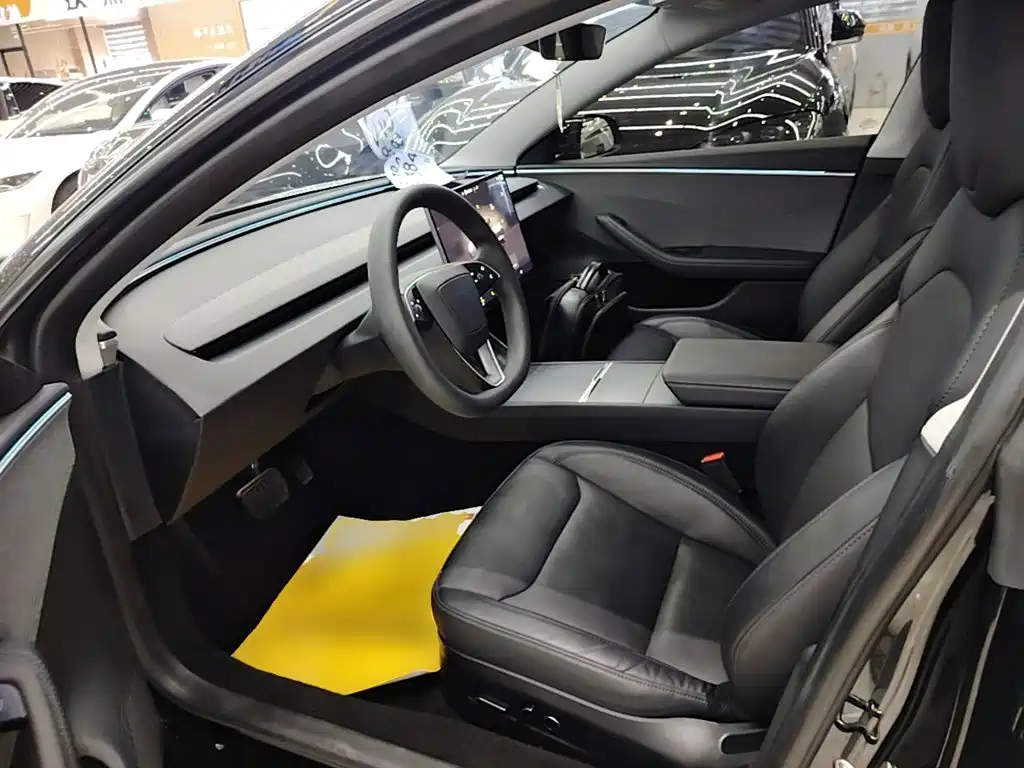 Tesla Model 3 — фото 15