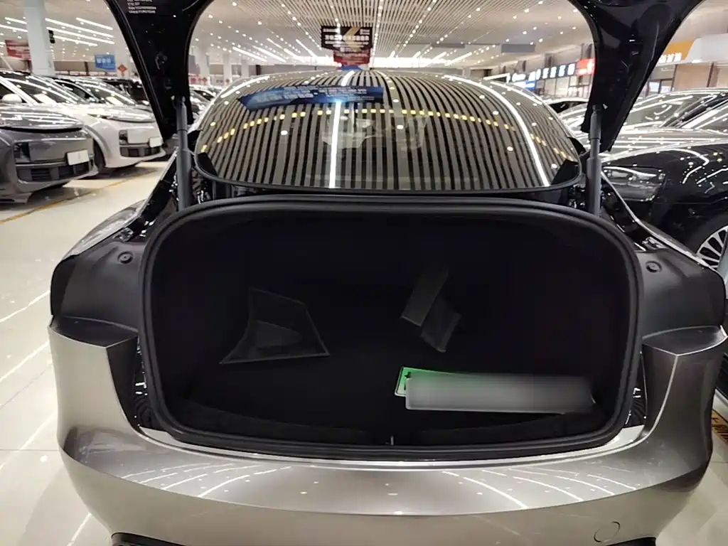 Tesla Model 3 — фото 19