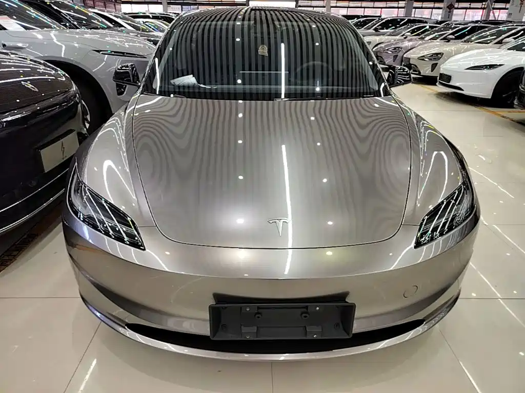 Tesla Model 3 — фото 3