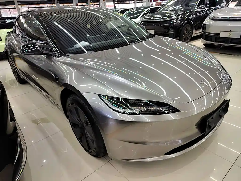 Tesla Model 3 — фото 4
