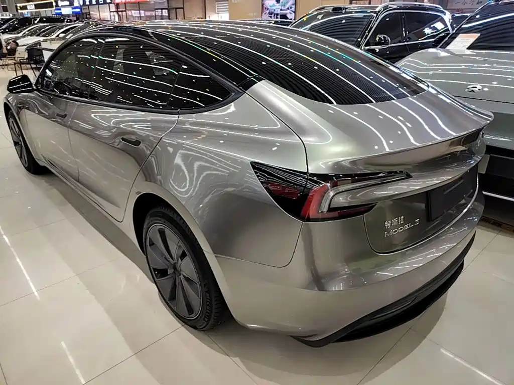 Tesla Model 3 — фото 5