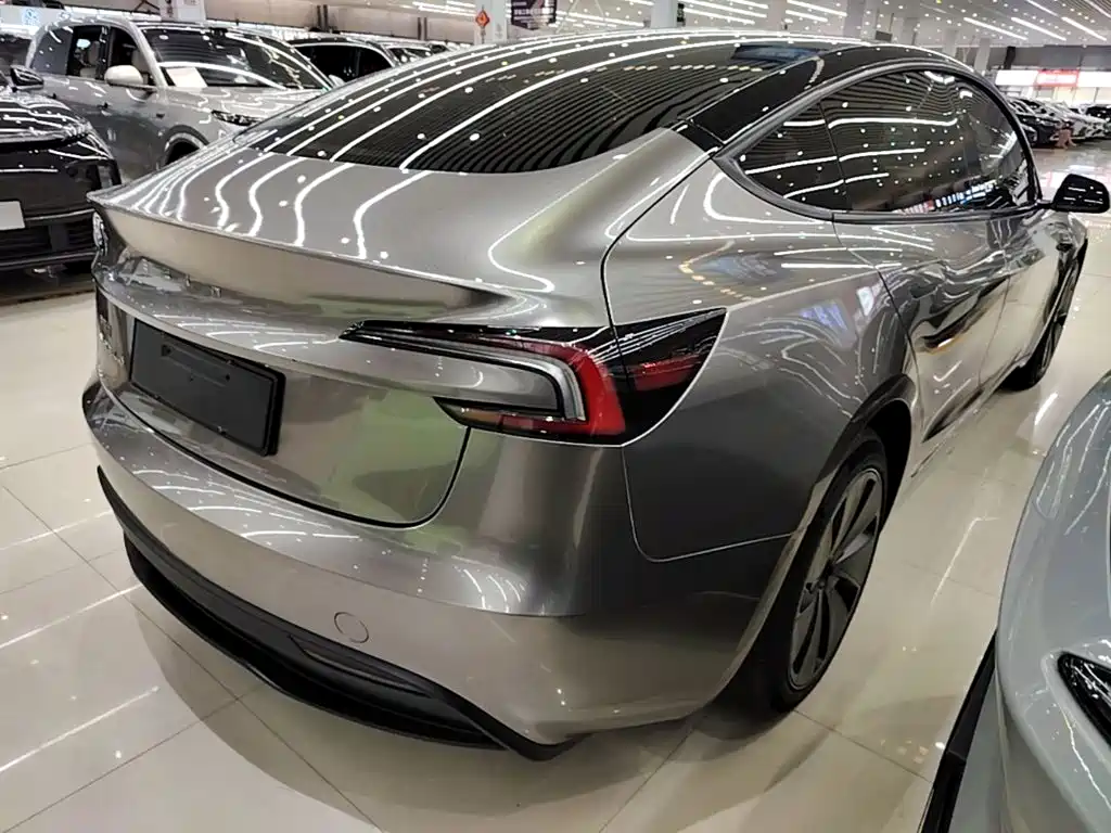 Tesla Model 3 — фото 7