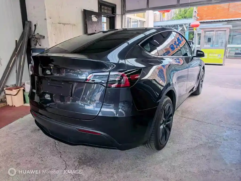 Tesla Model Y — фото 9