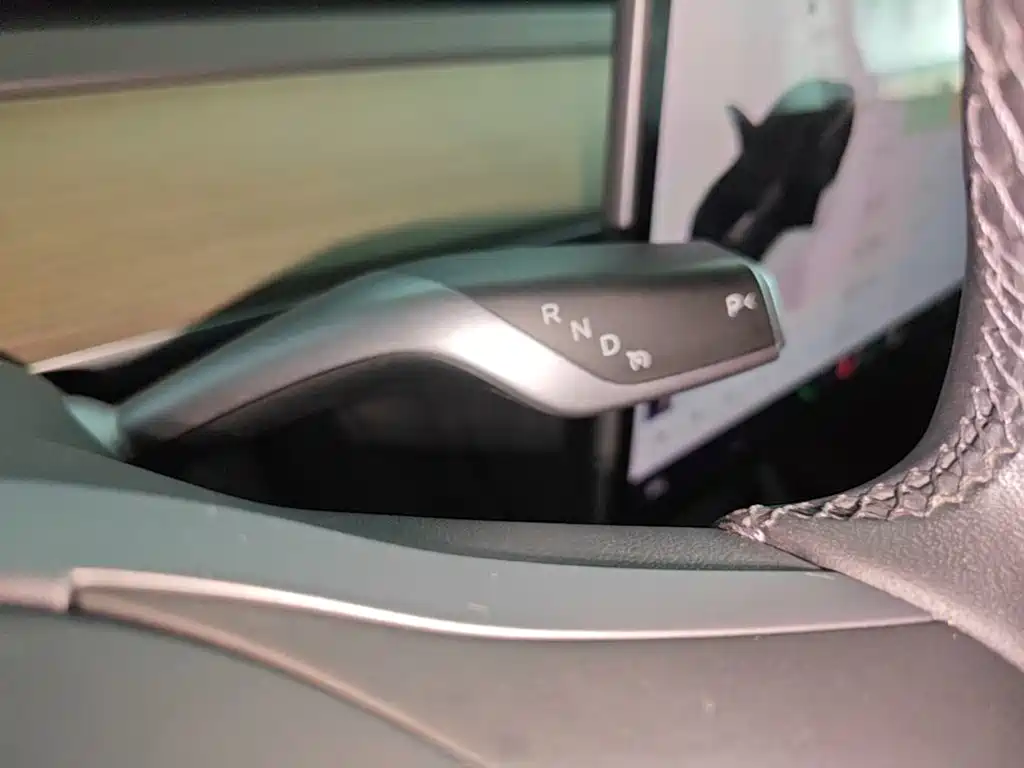 Tesla Model Y — фото 14