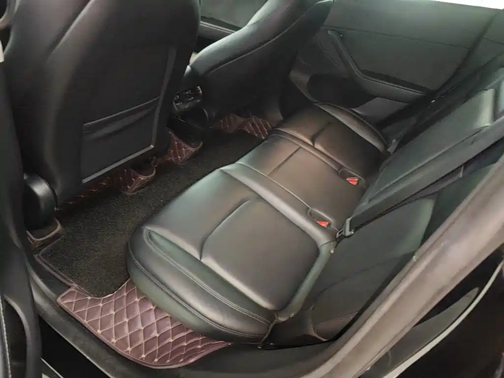 Tesla Model Y — фото 17