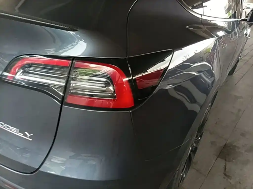 Tesla Model Y — фото 24