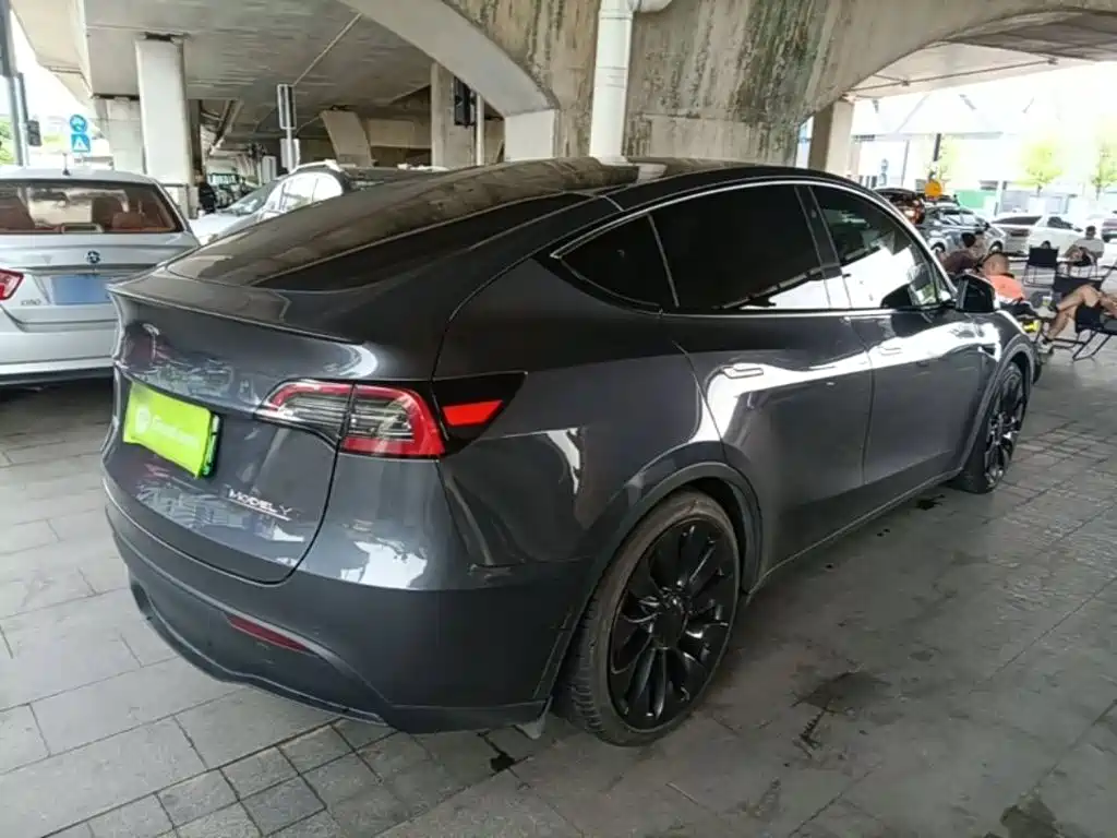 Tesla Model Y — фото 5