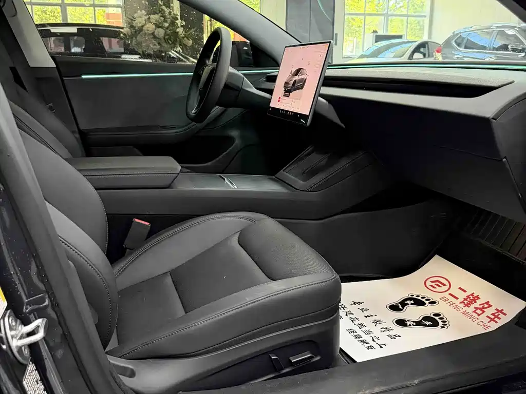 Tesla Model 3 — фото 4