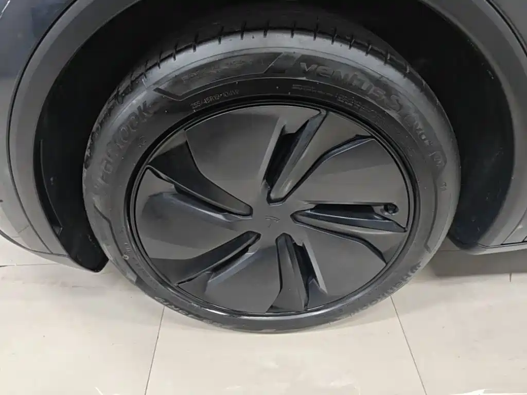 Tesla Model Y — фото 23