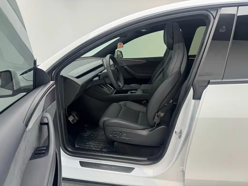 Tesla Model Y L — фото 3