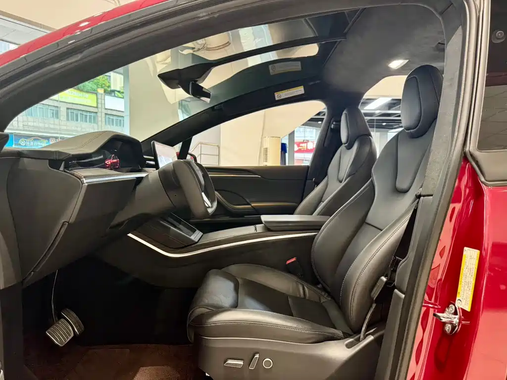 Tesla Model X — фото 5