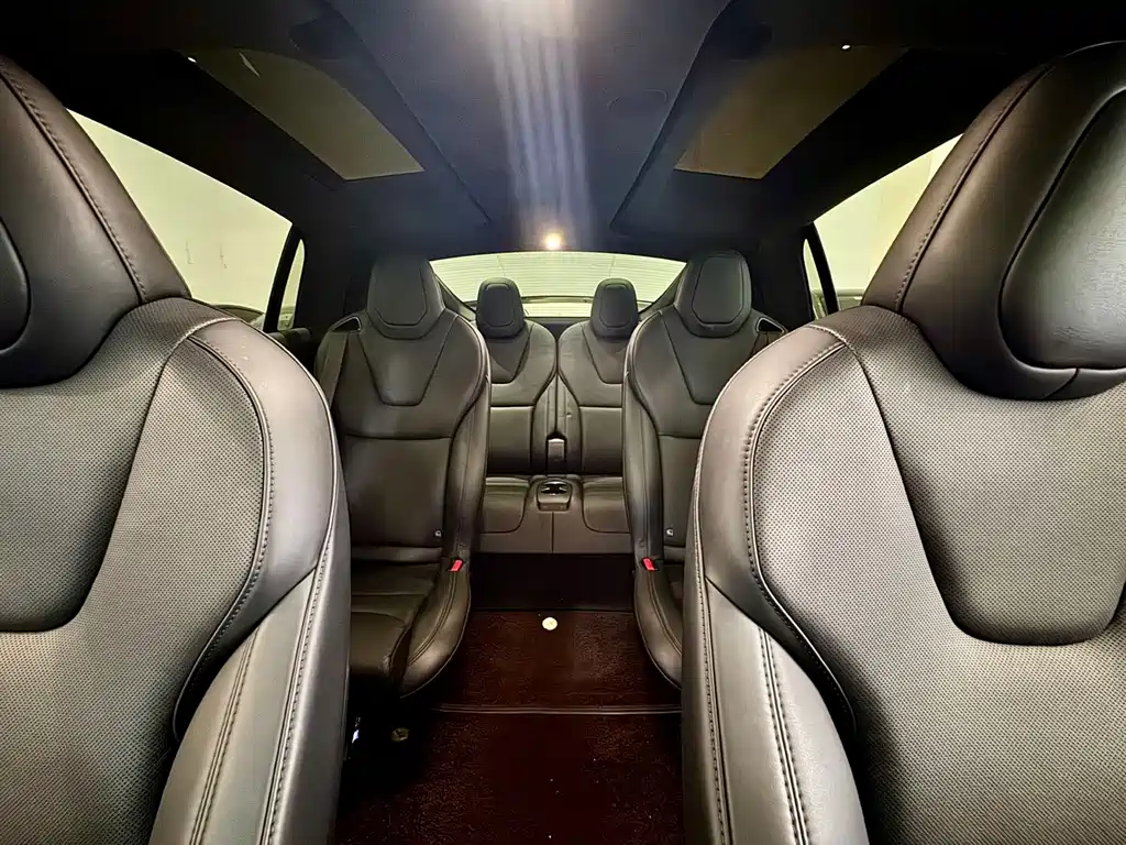 Tesla Model X — фото 9