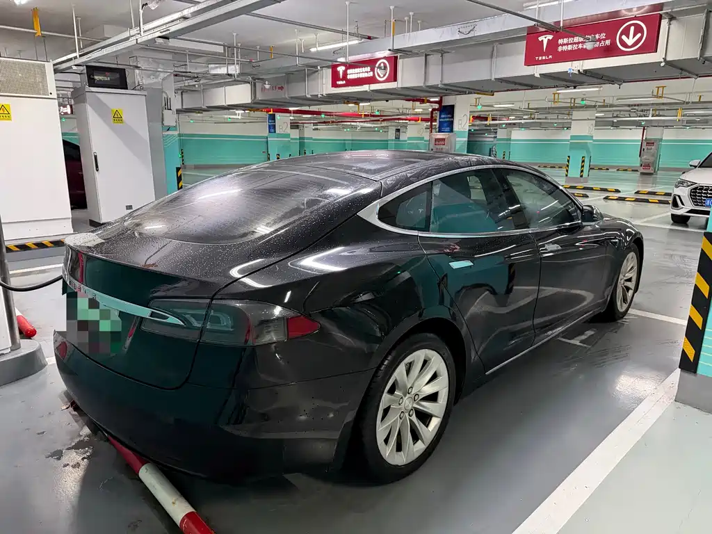Tesla Model S — фото 4