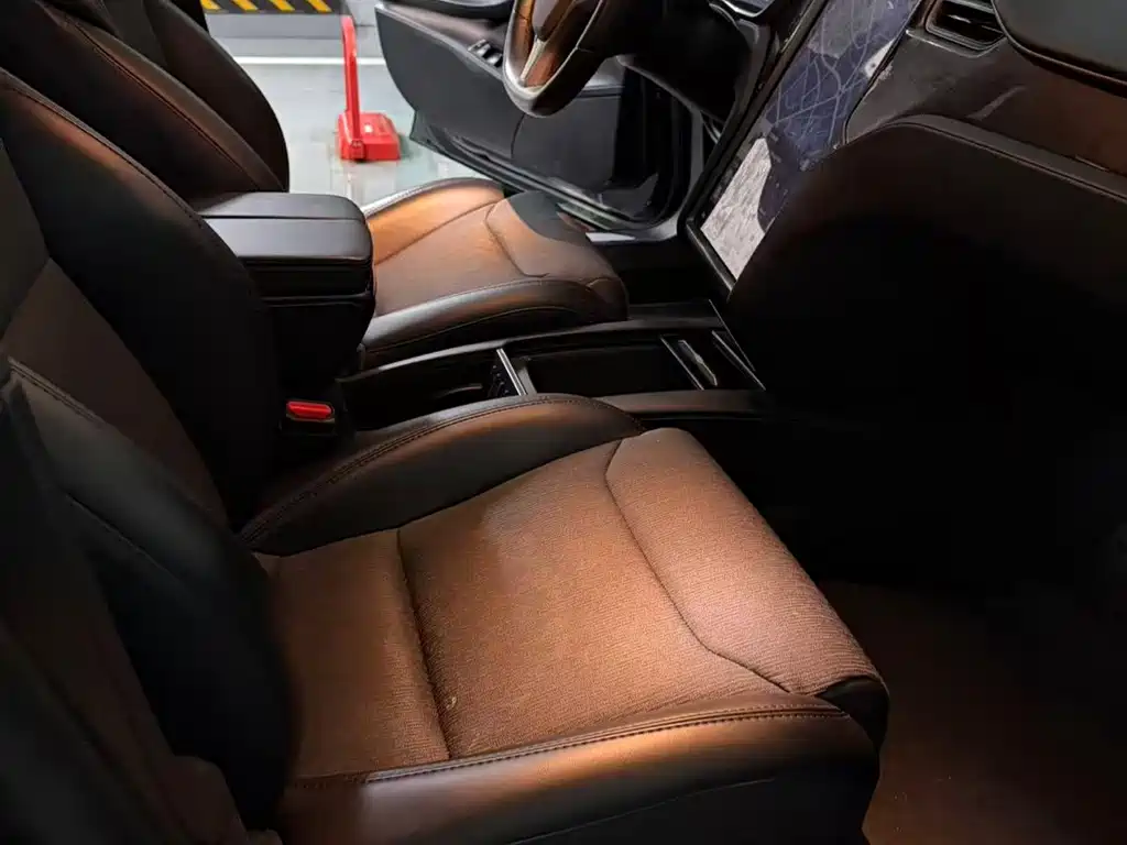 Tesla Model S — фото 7
