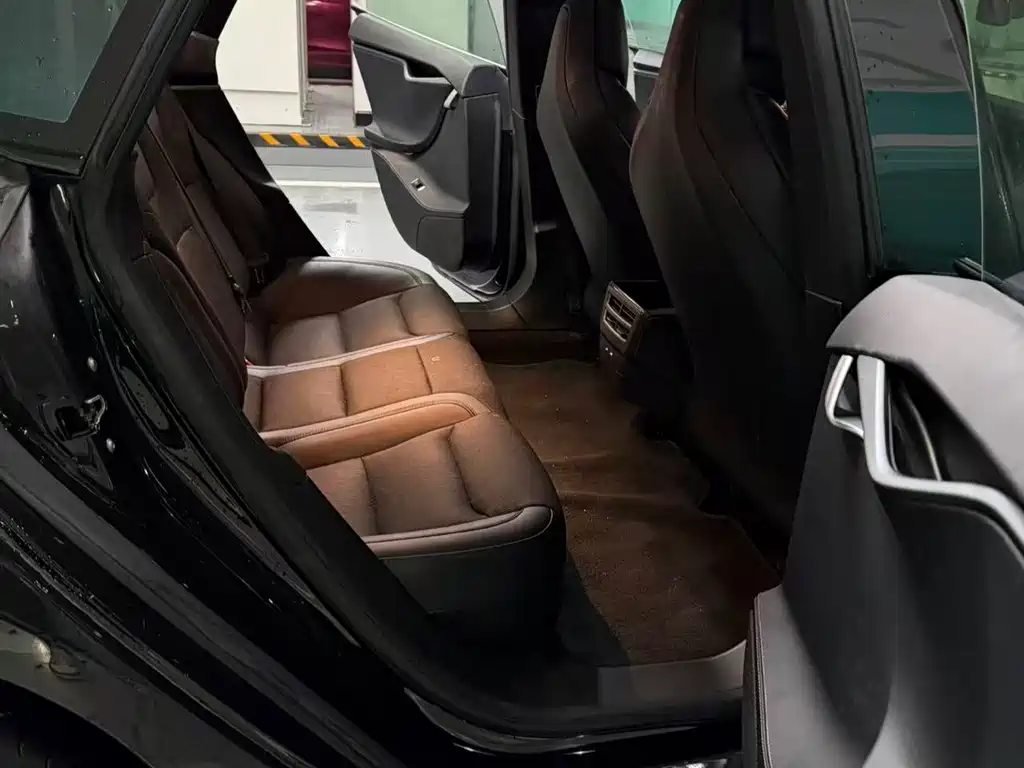 Tesla Model S — фото 10