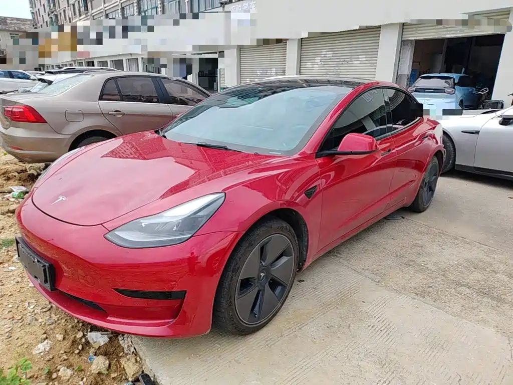Tesla Model 3 — фото 2