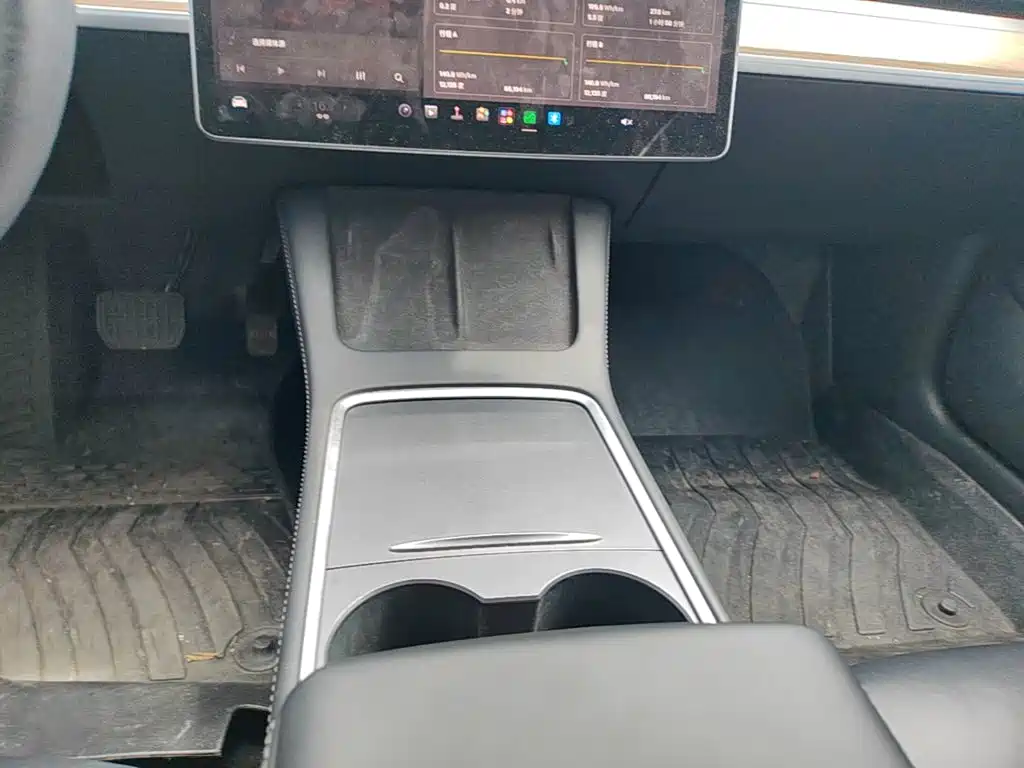 Tesla Model 3 — фото 14