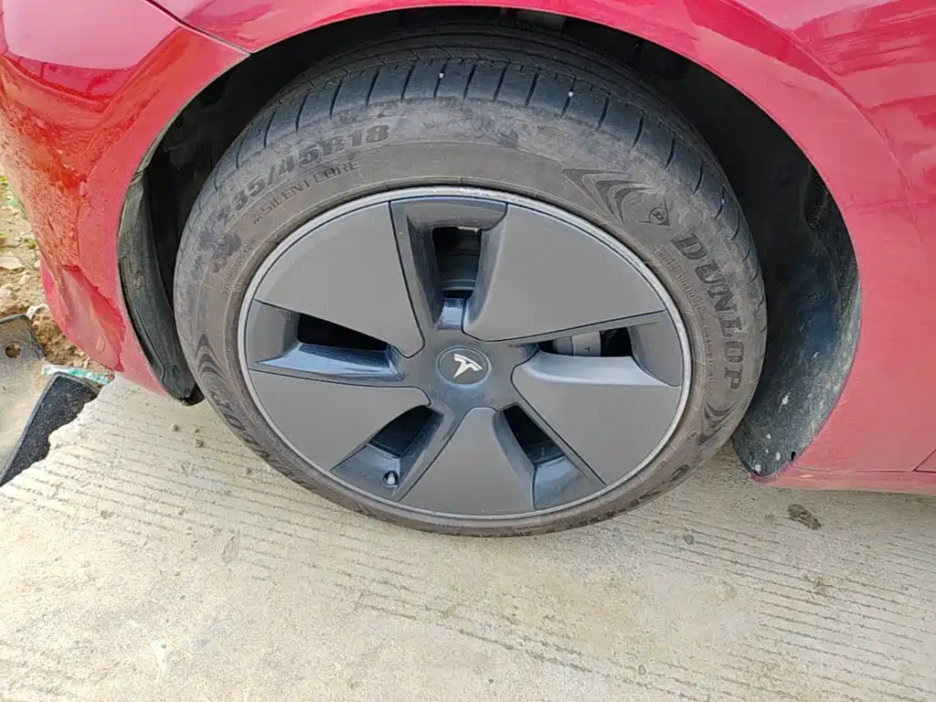 Tesla Model 3 — фото 23