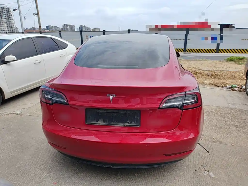 Tesla Model 3 — фото 6