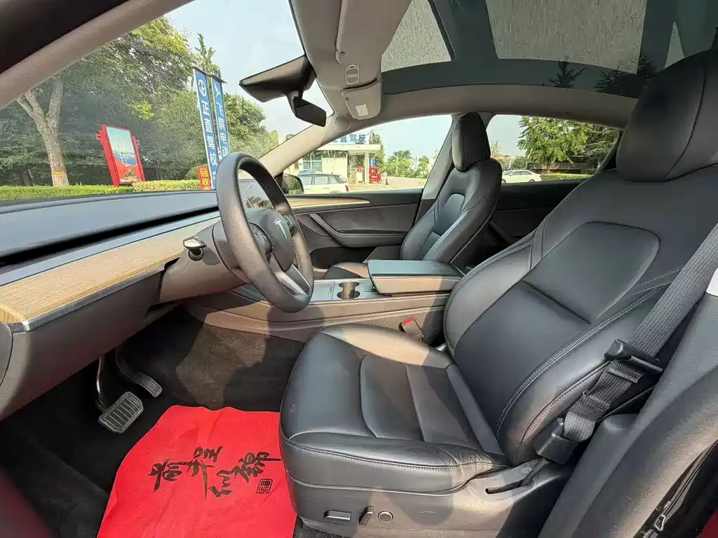 Tesla Model Y — фото 4