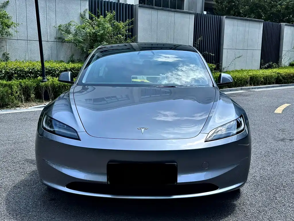 Tesla Model 3 — фото 2