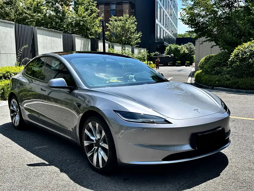 Tesla Model 3 — фото 3