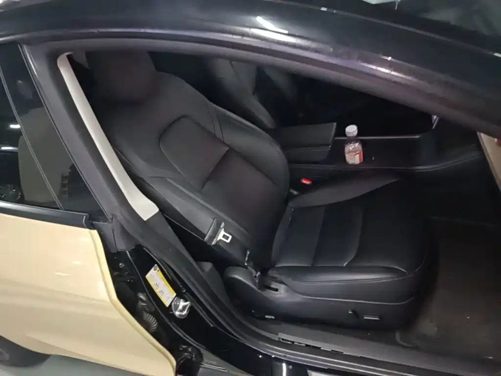 Tesla Model 3 — фото 4