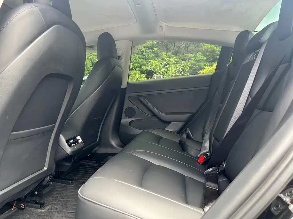 Tesla Model 3 — фото 15