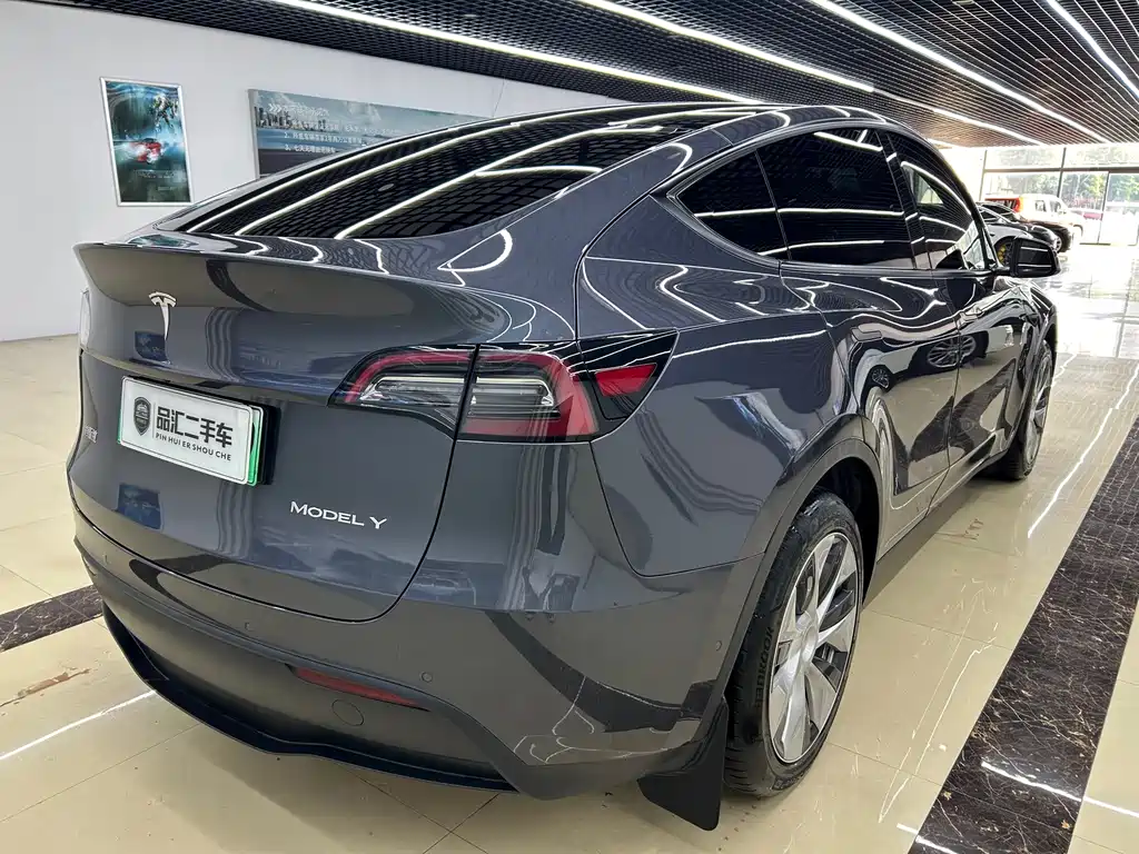 Tesla Model Y — фото 6