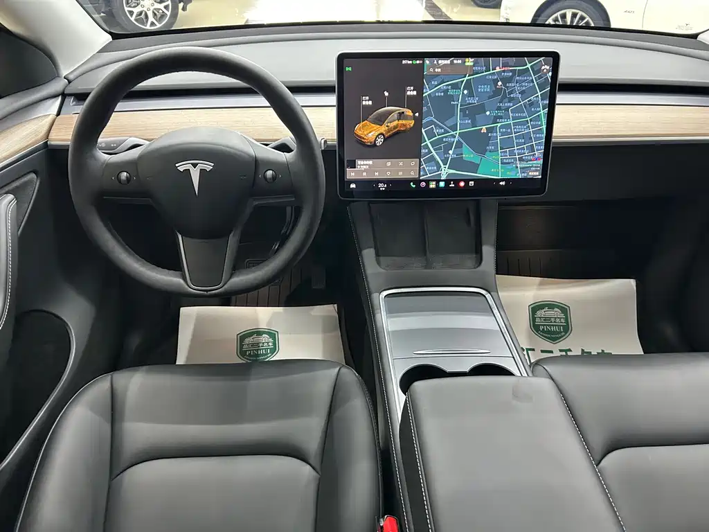 Tesla Model Y — фото 7