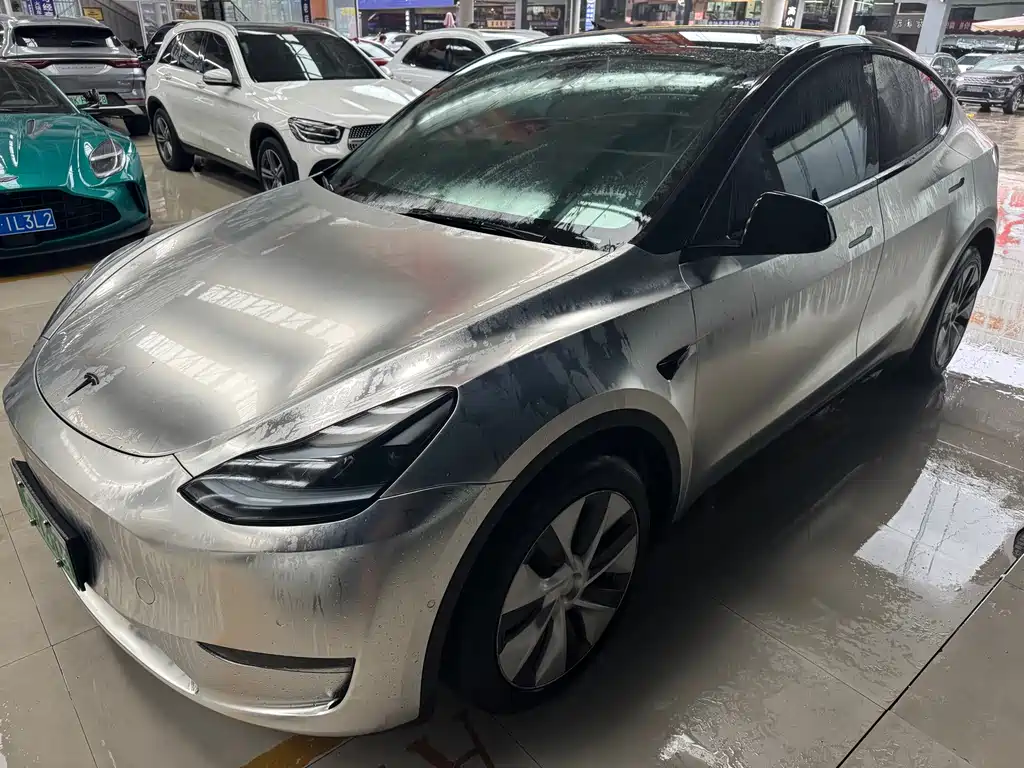 Tesla Model Y — фото 3