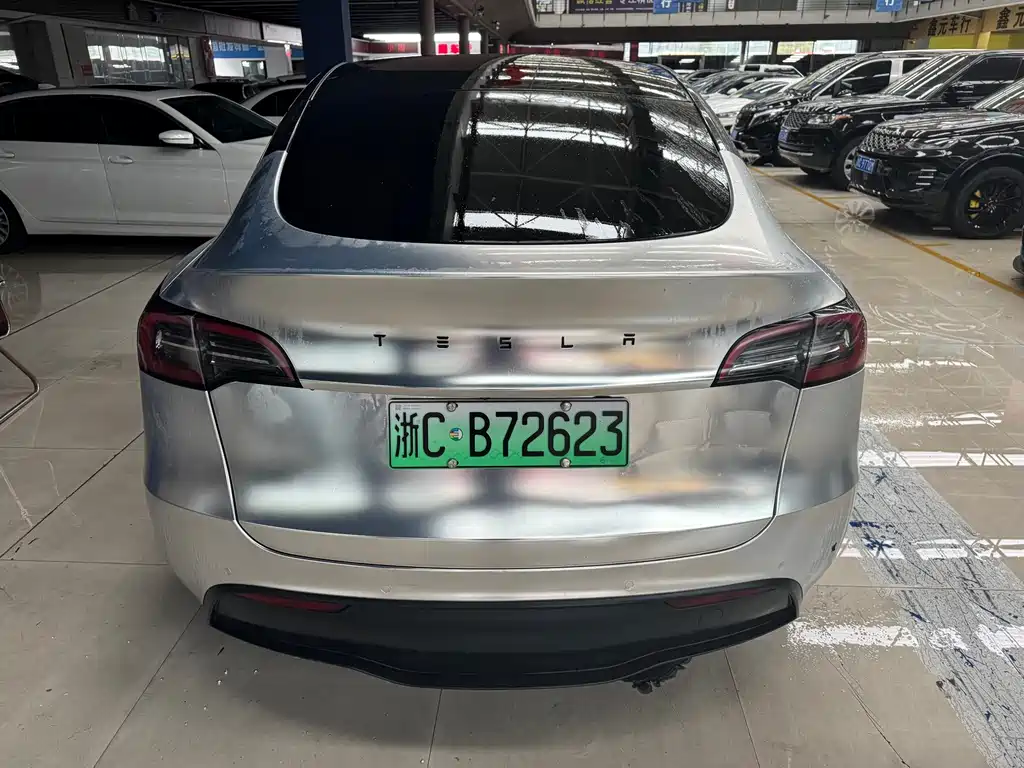 Tesla Model Y — фото 8